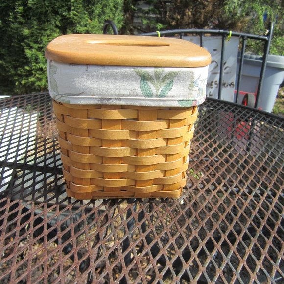 Longaberger Accents Vtg 999 Longaberger Tissue Basket Wwood Top